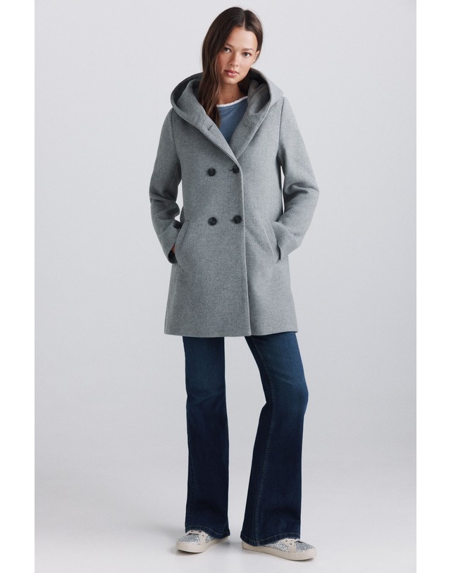 꼬르떼피엘 스프링필드 후드 더블버튼 미디 코트 8234658 GRIS 그레이 착용컷