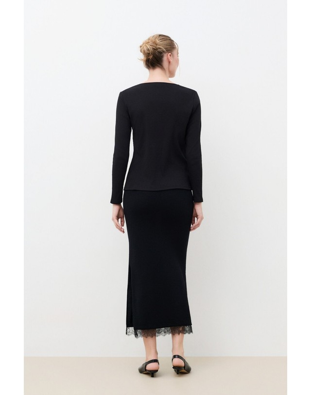 꼬르떼피엘 카롤 레이스 브이넥 7부 소매 티셔츠 3764463 NEGRO 블랙 착용컷