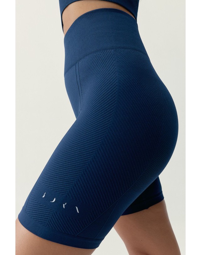 꼬르떼피엘 본리빙요가 하이라이즈 심리스 바이커 레깅스 4234072 AZUL 블루 착용컷