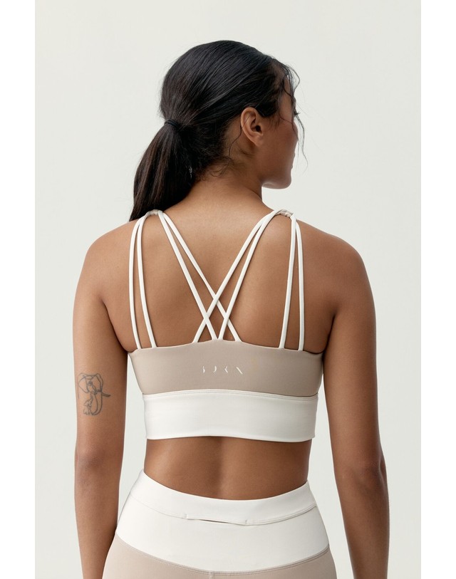 꼬르떼피엘 본리빙요가 크롭 양면 스포츠 브라 탑 8184694 BEIGE 아이보리 착용컷