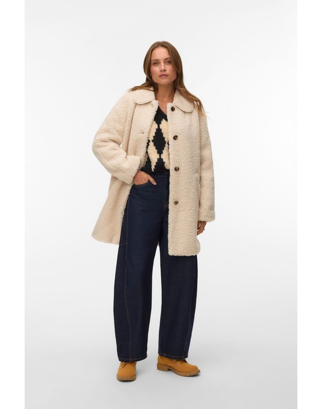 꼬르떼피엘 베로모다 시어링 플리스 버튼 숏 코트 5244364 BEIGE 아이보리 착용컷