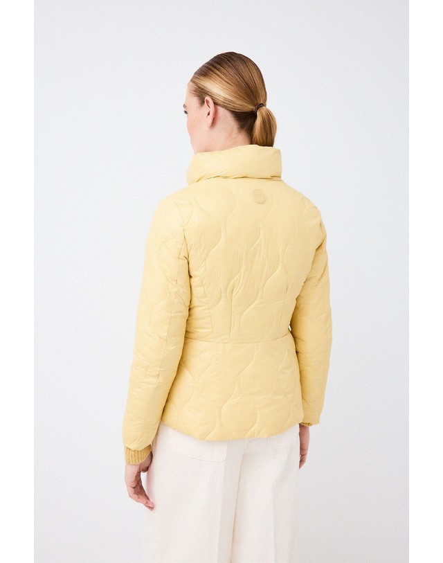 꼬르떼피엘 페드로 델 이에로 리버서블 경량 패딩 자켓 8574860 AMARILLO 노랑 착용컷