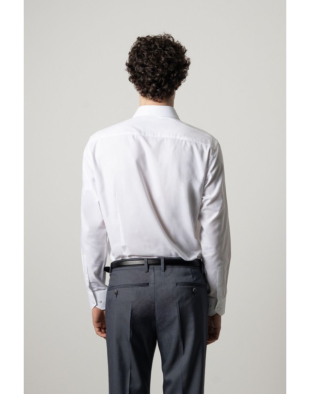 꼬르떼피엘 푸로에고 레귤러핏 긴팔 정장 셔츠 8304159 BLANCO 화이트 착용컷