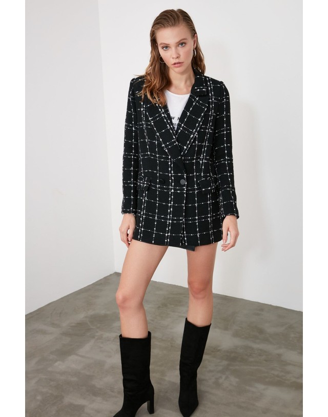 꼬르떼피엘 트렌디올 체크 테일러드 재킷 9050684 NEGRO 블랙 착용컷