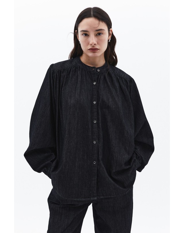 꼬르떼피엘 오엑스오 마오칼라 데님 이펙트 셔츠 0134190 NEGRO 네이비 착용컷