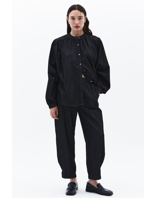 꼬르떼피엘 오엑스오 마오칼라 데님 이펙트 셔츠 0134190 NEGRO 네이비 착용컷