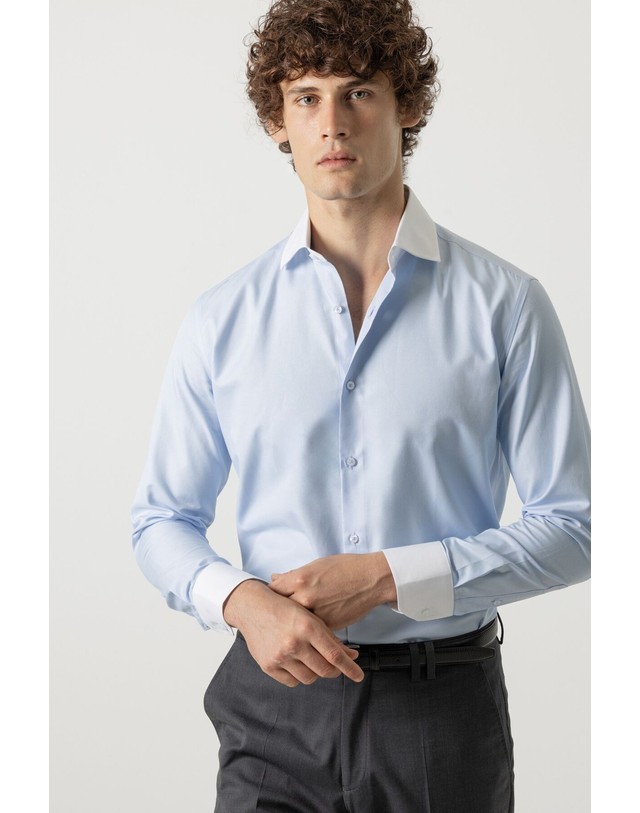꼬르떼피엘 푸로에고 레귤러핏 긴팔 정장 셔츠 8304161 AZUL 블루 착용컷