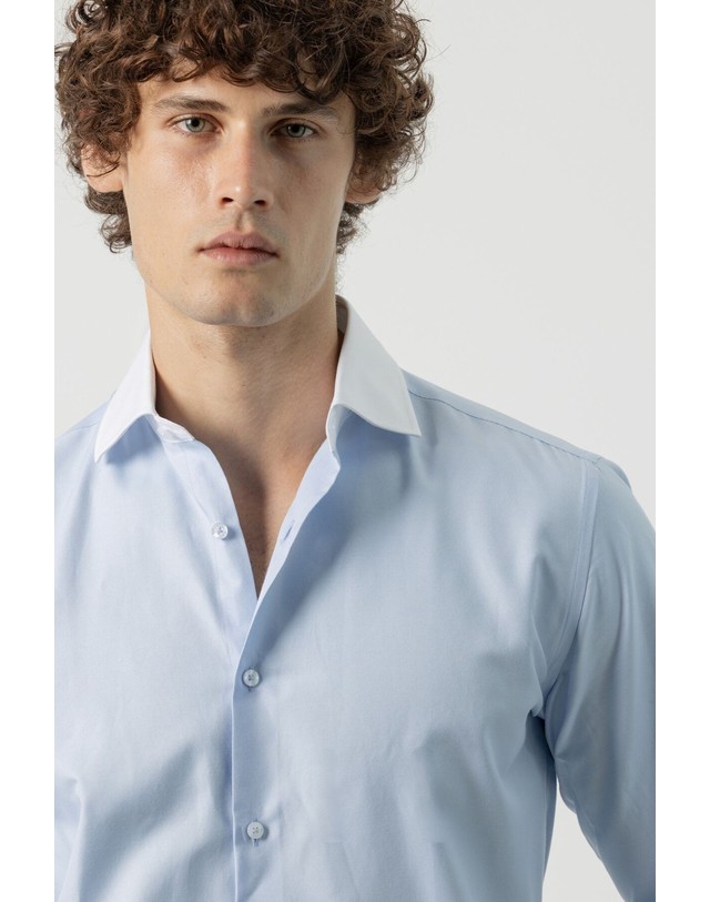 꼬르떼피엘 푸로에고 레귤러핏 긴팔 정장 셔츠 8304161 AZUL 블루 착용컷