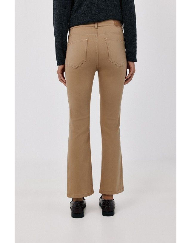꼬르떼피엘 꼬르떼피엘 하이라이즈 부츠컷 크롭 팬츠 8824021 BEIGE 베이지 착용컷