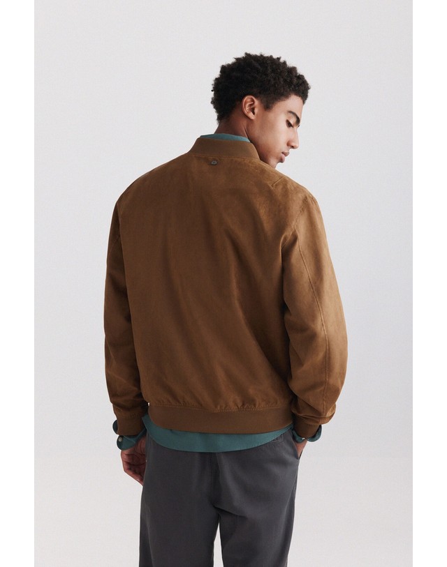 꼬르떼피엘 스프링필드 스웨이드 이펙트 봄버 자켓 0484353 BEIGE 카멜 착용컷