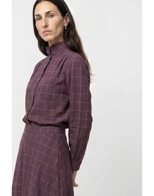 꼬르떼피엘 오브젝트 체크 하이넥 긴팔 블라우스 4314304 MORADO 퍼플 착용컷