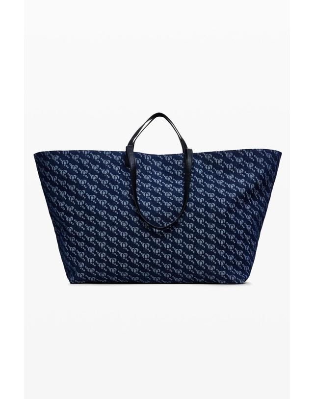 데시구알 데시구알 라지 캔버스 로고 지퍼 쇼퍼백 24WAXA285008 ONE COLOR 네이비 착용컷