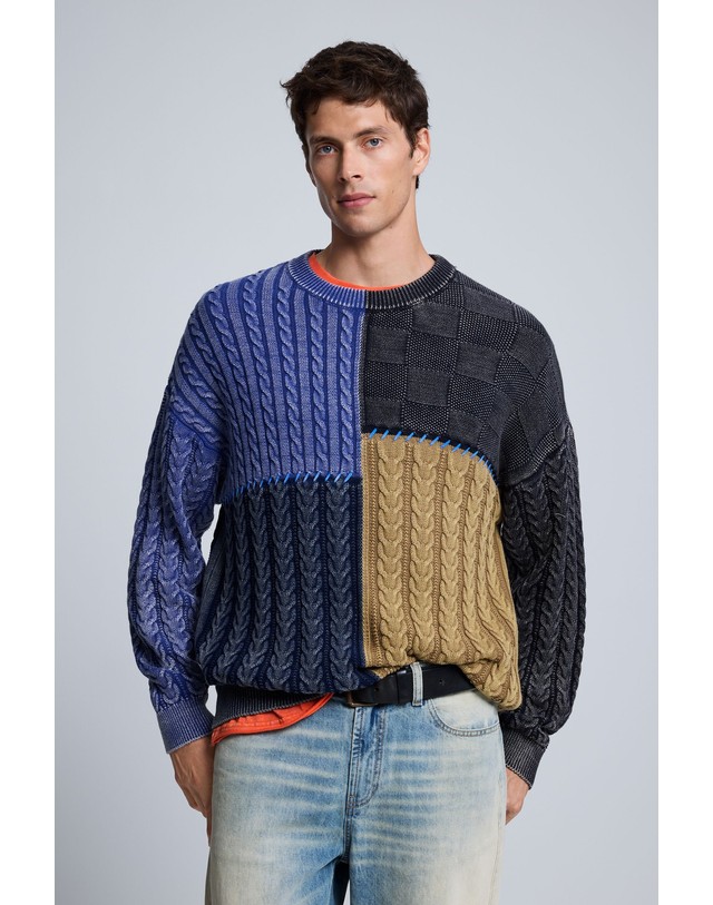 데시구알 데시구알 패치워크 케이블 니트 스웨터 26WMJF135000 BLUE, GREY AND MUSTARD 멀티컬러 착용컷