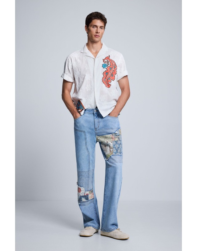 데시구알 데시구알 스트레이트핏 패치 프린트 청바지 26WMDDX05007 LIGHT BLUE 블루 착용컷