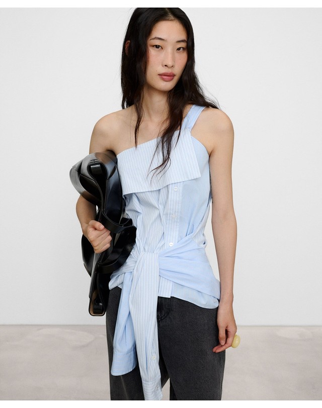 아돌포 도밍게즈 아돌포도밍게즈 아돌포도밍게즈 스트라이프 원숄더 탑 217021447162 WHITE/BLUE STRIPE 블루 착용컷