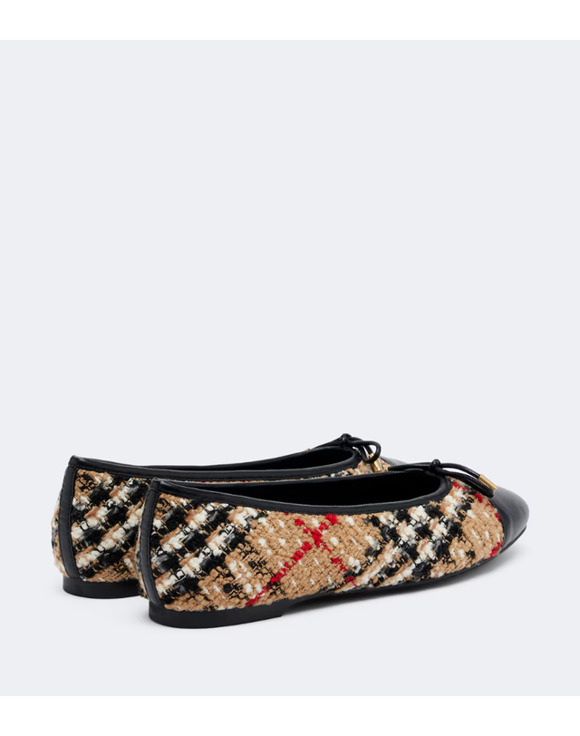 버버리 [해외직구] 버버리 Burberry Check 부클레 발레리나 플랫 P01217837 착용컷