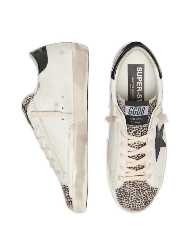 골든구스 [해외직구] 골든구스 Super Star LTD in white leather with black star and pony skin details sneakers GWF00101F008513 착용컷