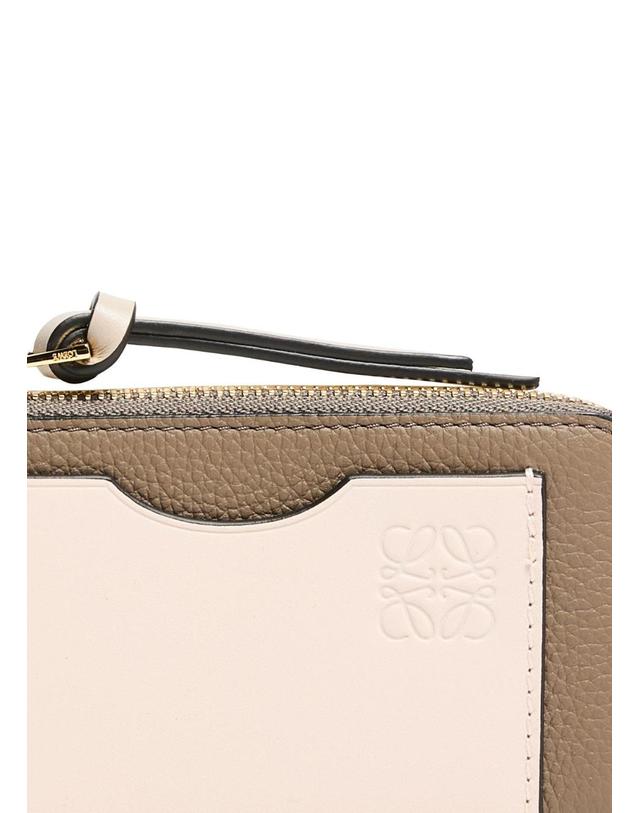 로에베 [해외직구] 로에베 Coin cardholder in soft grained calfskin LOE3R2STBEIZZZZZ00 착용컷