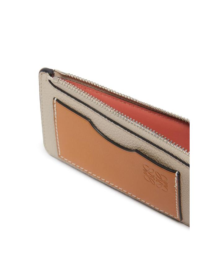 로에베 [해외직구] 로에베 Coin cardholder in soft grained calfskin LOE3R2STBRWZZZZZ00 착용컷