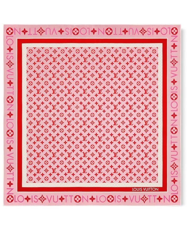 루이비통 [해외직구] 루이비통 Monogram Infinity Square 90 LVU929F9PINZZZZZ00 착용컷