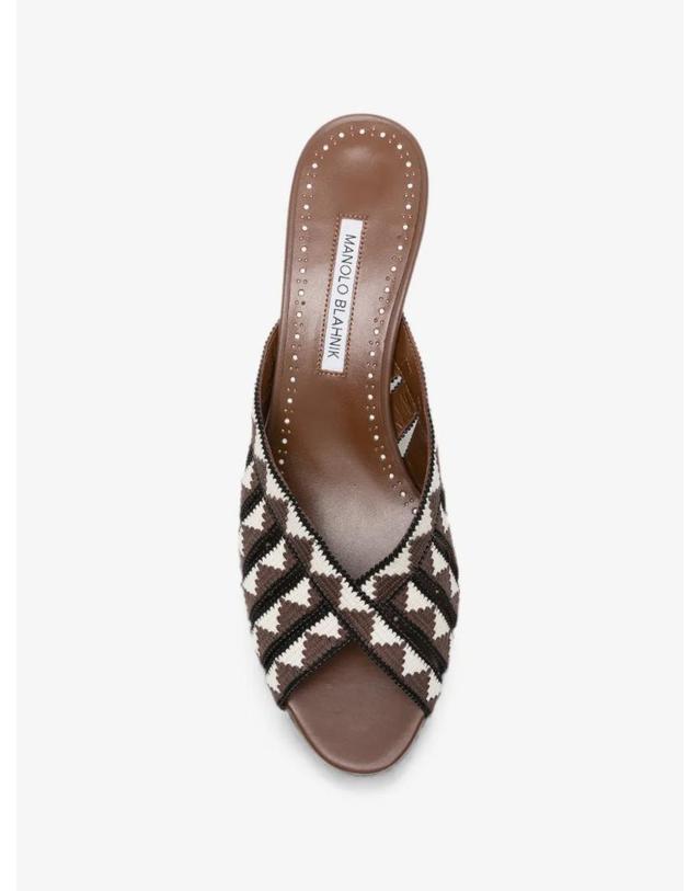 마놀로블라닉 [해외직구] 마놀로 블라닉 트로페사무 브라운 앤 크림 울 뮬 2262044 착용컷