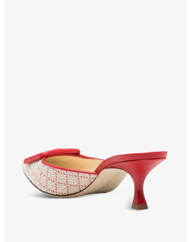 마놀로블라닉 [해외직구] 마놀로 블라닉 메이살레비 라피아 버클 디테일 뮬 2262074 착용컷