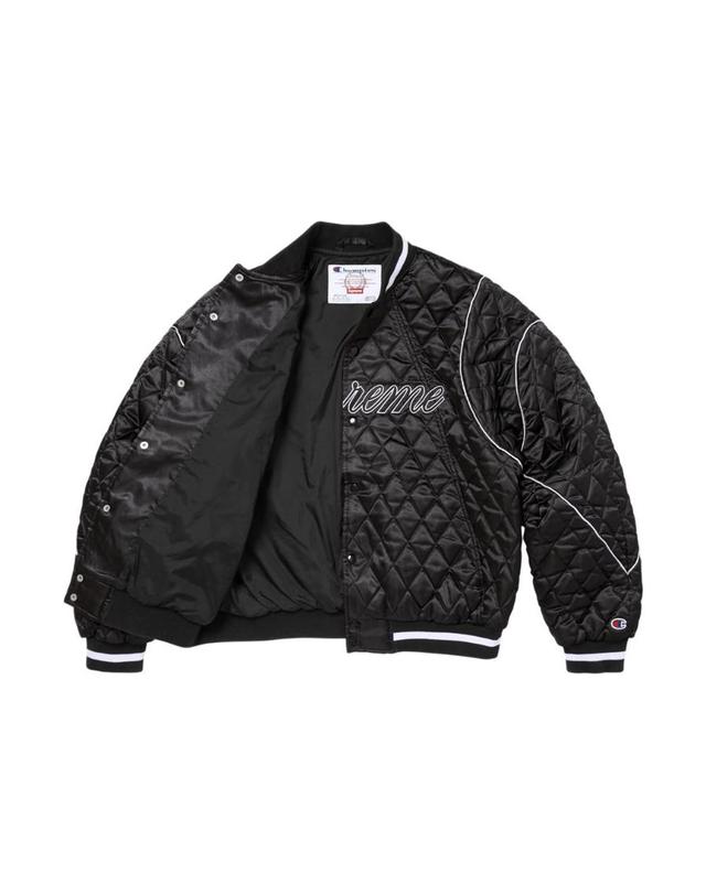 슈프림 [해외직구] 슈프림 x 챔피온 퀼티드 사틴 바시티 자켓 블랙 26FW 1076299 착용컷