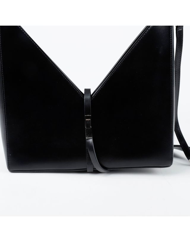 지방시 [중고명품] [중고명품] 지방시 컷 아웃 숄더백 150747086 착용컷