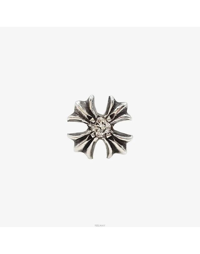 크롬 하츠 [중고명품] 크롬하츠 중고 CH플러스 1P 이어링 648LKDBP 161554307 착용컷