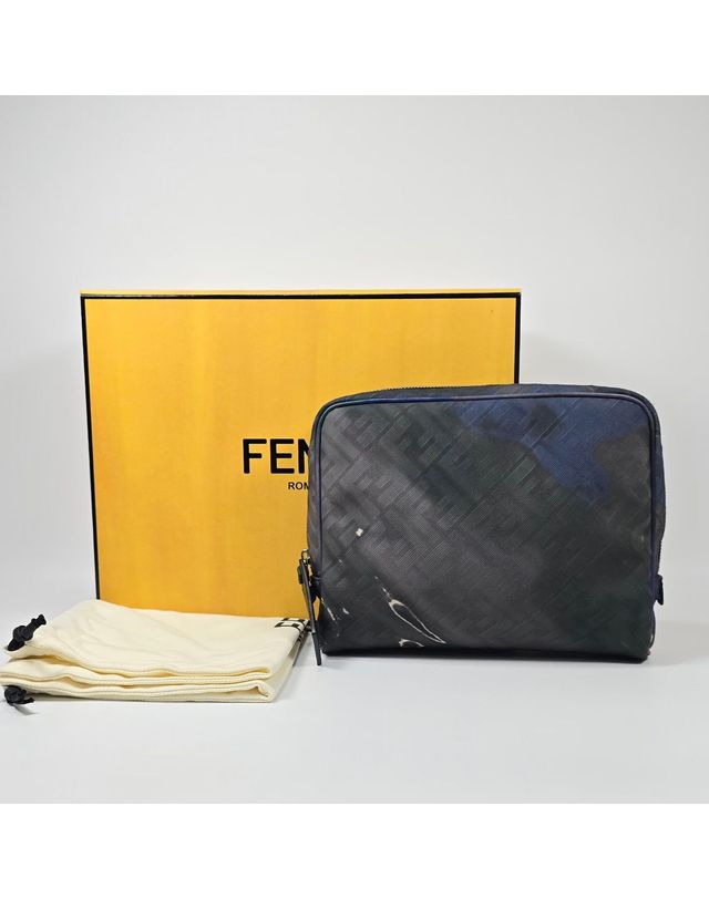 펜디 [중고명품] [중고명품] 펜디 FF 멀티 로고 자카드 패브릭 파우치 135473951 착용컷