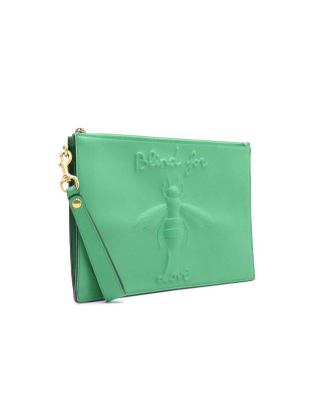 구찌 [중고명품] [중고명품] 구찌 Blind For Love Bee 그린레더 스트랩 클러치백 가로 30CM 세로 21CM 152895170 착용컷