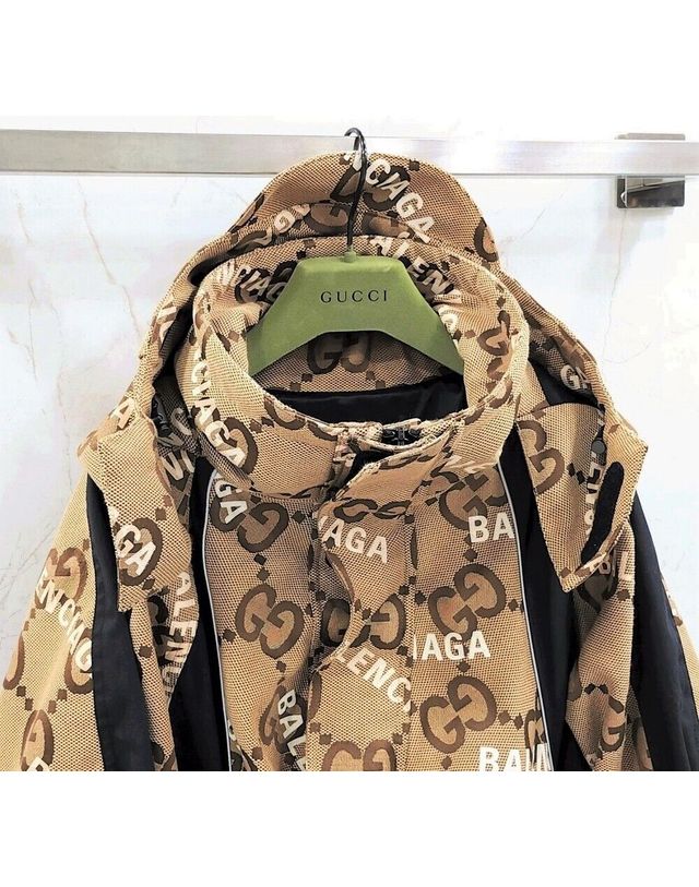 구찌 [중고명품] [중고명품] 구찌 에보니 점보 GG 캔버스 해커 프로젝트 자킷 베이지 676426 GGAA5 2843 139979894 착용컷