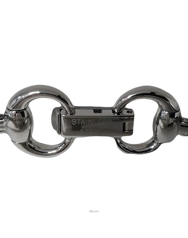 구찌 [중고명품] [중고명품] 구찌 화이트 펄 다이아 자개판 뱅글 여성시계 139239322 착용컷