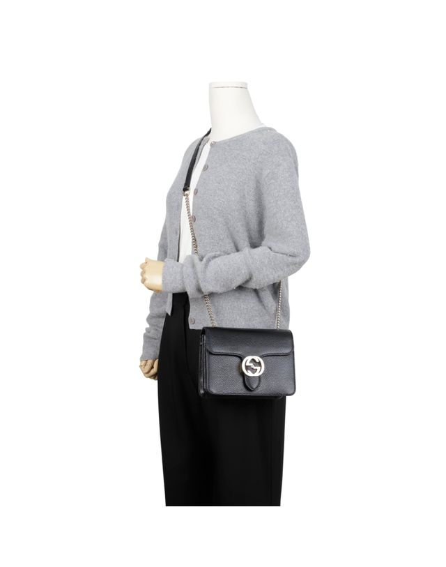구찌 [중고명품] [중고명품] 구찌 인터로킹 GG 스몰 체인백 블랙 금장 510304 CAO0G 1000 155994362 착용컷