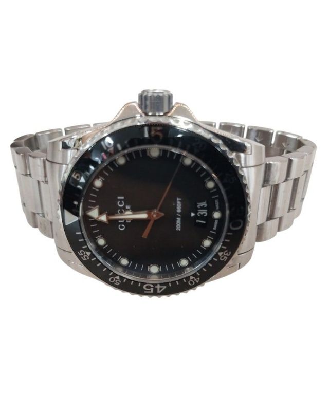 구찌 [중고명품] [중고명품] 구찌 다이브 200m방수 블랙 다이얼 40mm 스틸 남성시계 136.3 162119149 착용컷