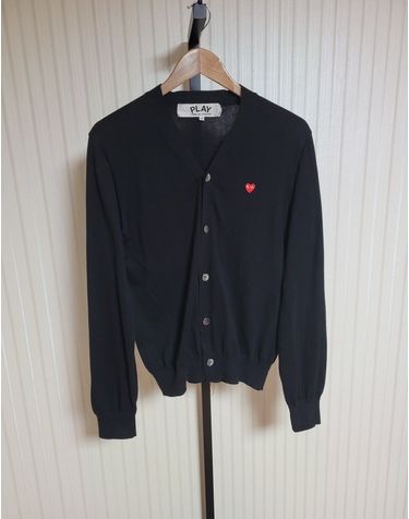 [중고명품] 꼼데가르송 블랙 레드 스몰 와펜 남성 가디건 사이즈 S 25524974