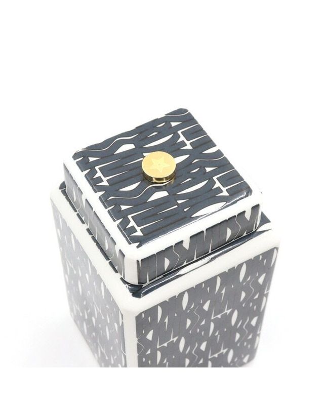 디올 [중고명품] [중고명품] 디올 세라믹 자르(화병) 가로 7.5CM 152900191 착용컷