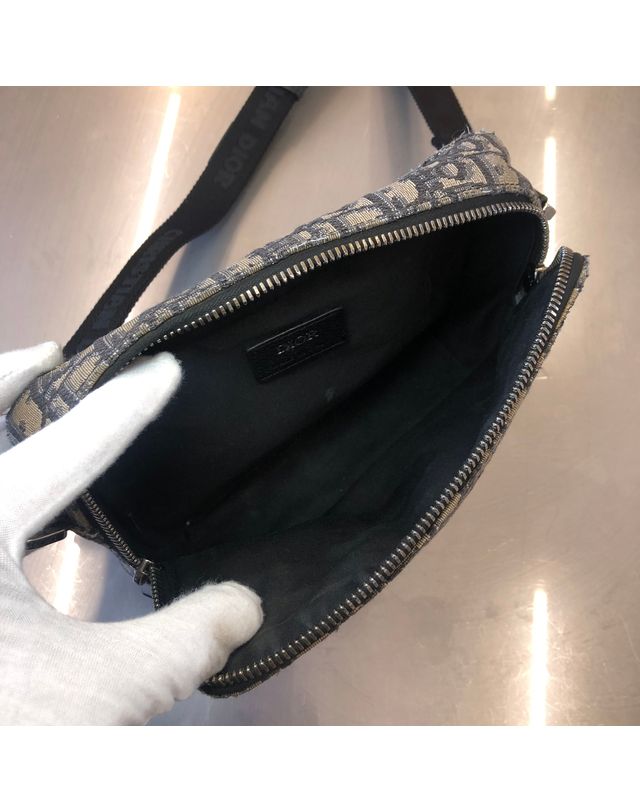 디올 [중고명품] [중고명품] 디올 오블리크 자카드 사파리 미니 메신저 크로스백 161723311 착용컷