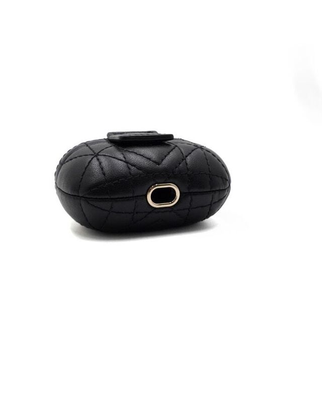 디올 [중고명품] 디올 중고 S0921ONGH 블랙 AirPods Pro 에어팟 프로 케이스 aa68244 161816987 착용컷