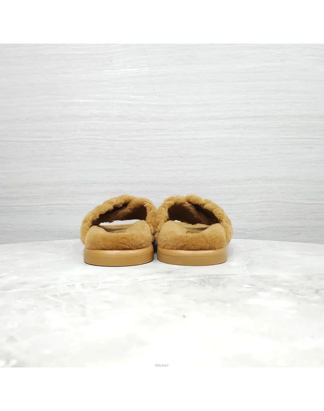 루이비통 [중고명품] [중고명품] 루이비통 여성 블리스 컴포트 뮬 퍼 슬리퍼 카멜 1ACTF6 157309778 착용컷