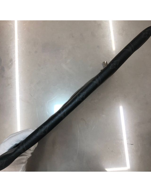 루이비통 [중고명품] [중고명품] 루이비통 이클립스 아폴로 클러치 162261414 착용컷