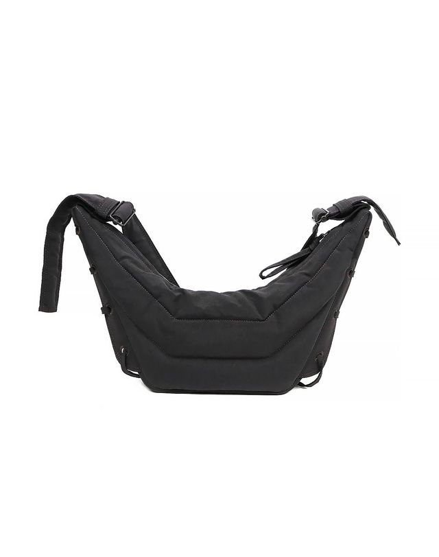 르메르 [중고명품] 르메르 블랙 소프트 게임백 사이즈 40cm x 28cm x 10.5cm 161475963 착용컷