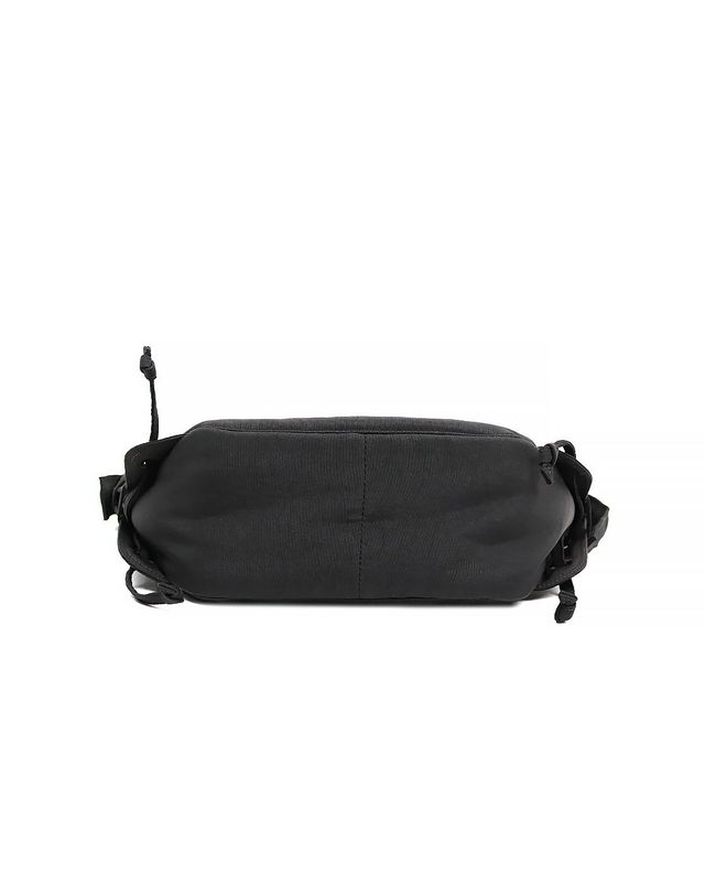 르메르 [중고명품] 르메르 블랙 소프트 게임백 사이즈 40cm x 28cm x 10.5cm 161475963 착용컷