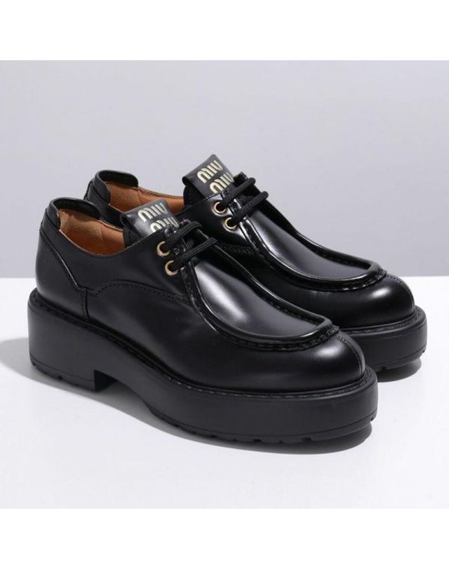 미우미우 [명품] 미우미우 여성 레이스업 더비 슈즈 159693183 착용컷