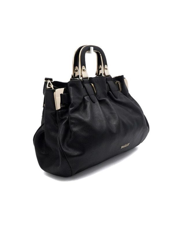 발리 [중고명품] [중고명품] 발리 중고 블랙 레더 코넬라 금장핸들 토트백 겸 숄더백 152315244 착용컷