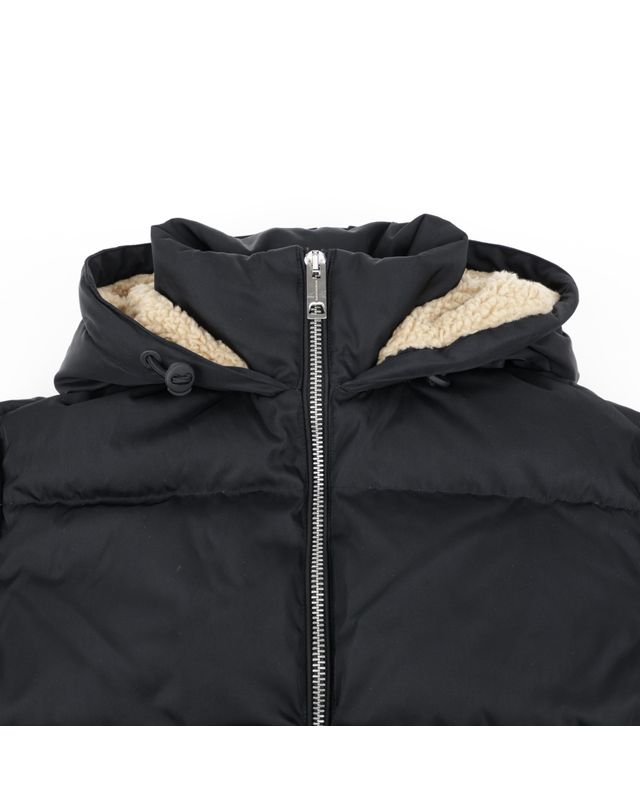 버버리 [중고명품] [중고명품] 버버리 폴리아미드 클로븐스톤 롱 다운 패딩 코트 블랙 8021707 158542450 착용컷