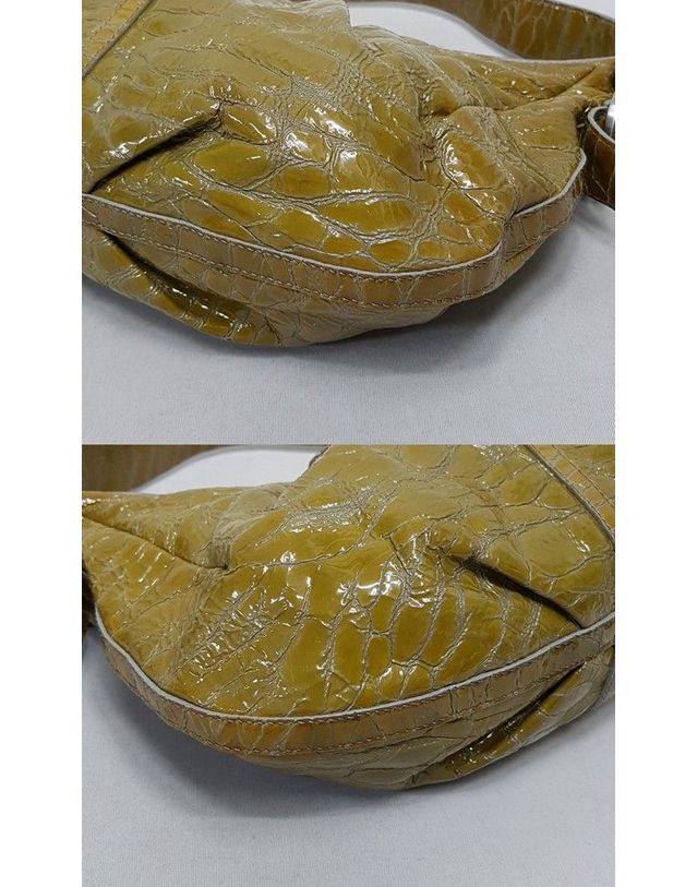 불가리 [중고명품] [중고명품] 불가리 카키브라운 에나멜 호보백 24582119 착용컷
