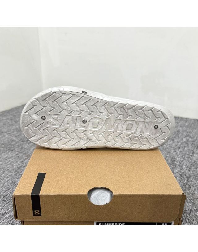 살로몬 [명품] 살로몬 더팩토리 썸머라이드 슬라이드 샌들 라이트 그레이 L47740400 139893501 착용컷