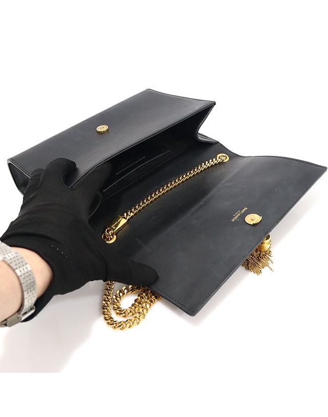생 로랑 [중고명품] [중고명품] 생로랑 블랙 카프스킨 테슬 숄더백 사이즈 24cm 154661176 착용컷