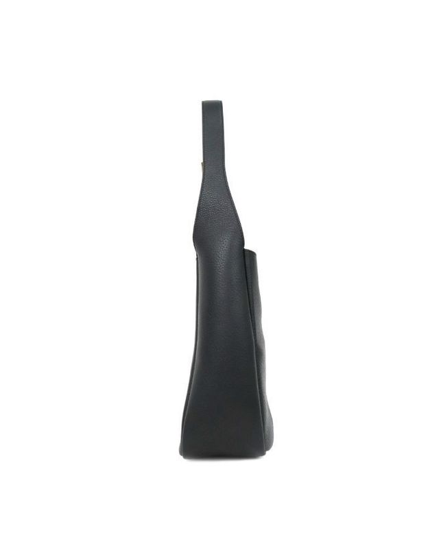 생 로랑 [중고명품] [중고명품] 생로랑 블랙 호보백 가로 23cm 높이 22cm 폭 9cm 160593242 착용컷